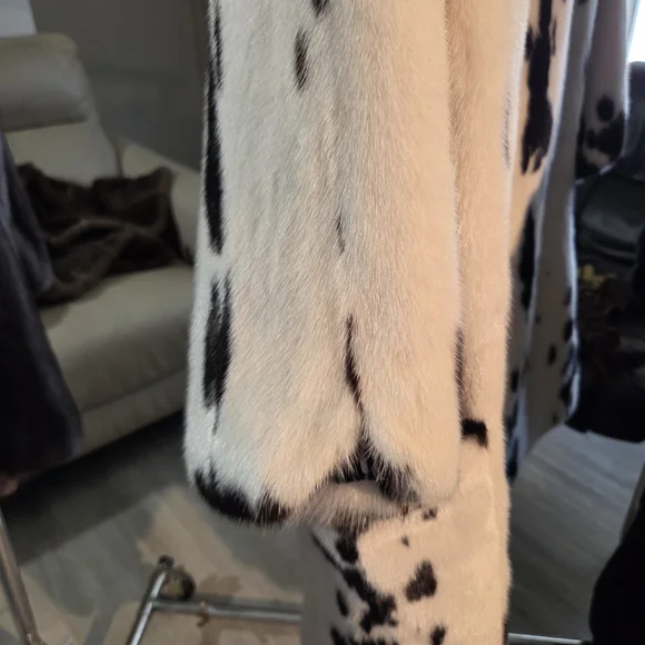 Brand New Luxury JAGUAR MINK 3/4 COAT.. - Picture 4 of 16